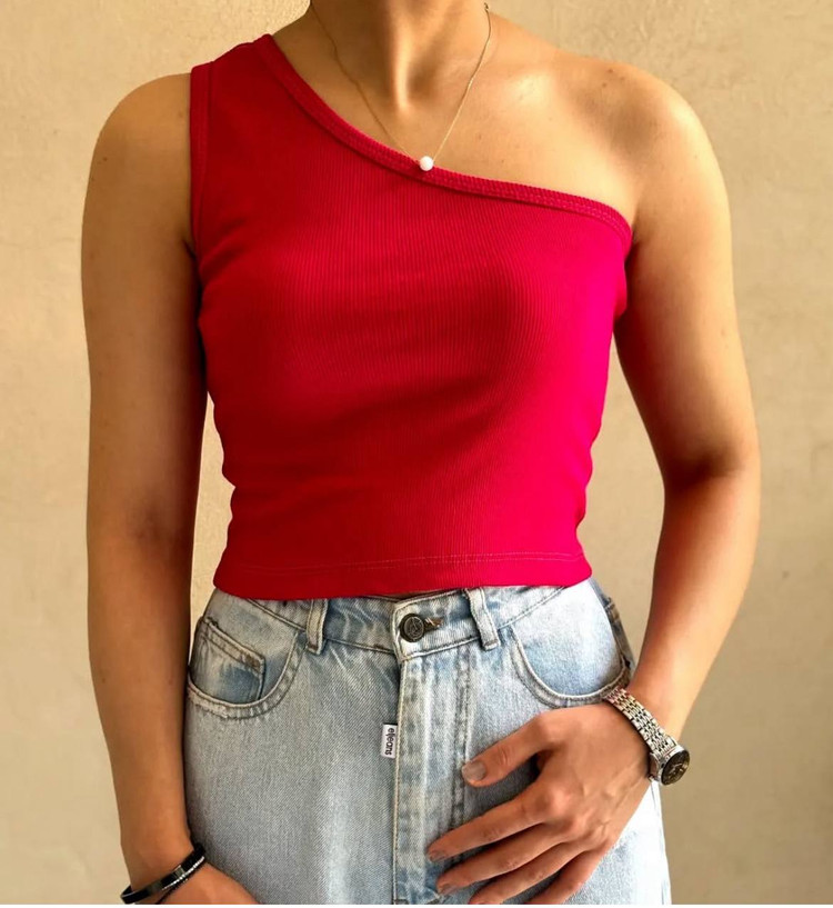 کراپ رومی رنگ قرمز